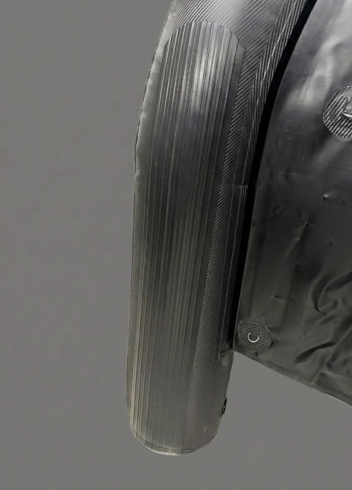 Detal pancernego materiału PVC o grubości 1,2 mm z luksusowym wykończeniem w stylu włókna węglowego